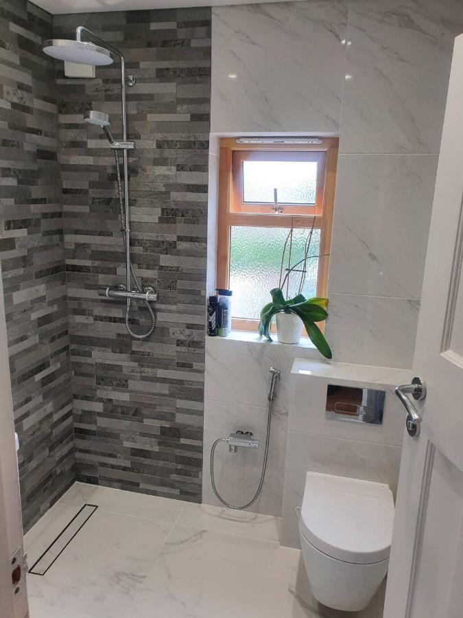 Beautiful Guest Rooms, Free Parking, 30Min Heathrow, 40Min Wembley, 60Min Central London Greenford  Exteriér fotografie